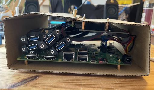 Frontansicht Cardbox Prototyp